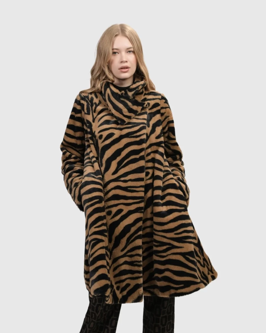 ALEMBIKA Women's Modern Museum Jacket - Stylish Art-Inspired Outerwear