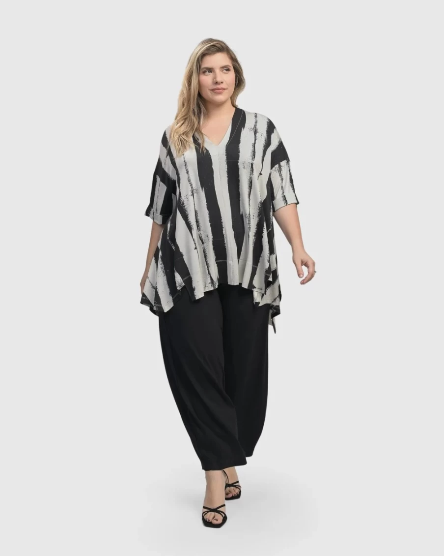 ALEMBIKA Women's Grunge Style Charisma V-Neck Hi-Lo Trapeze Top